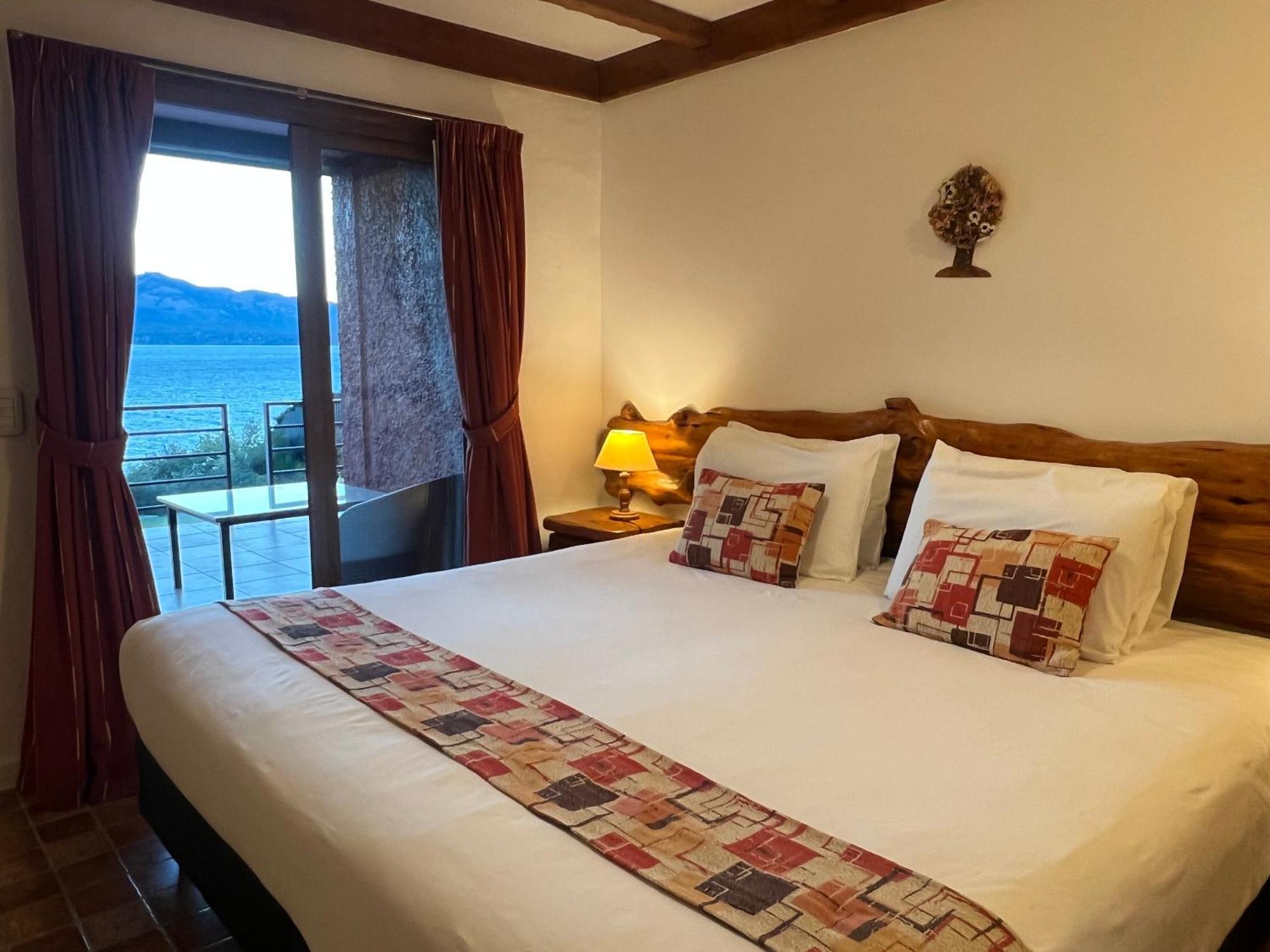 Costa Brava Apart Hotel & Suites San Carlos de Bariloche Exteriör bild