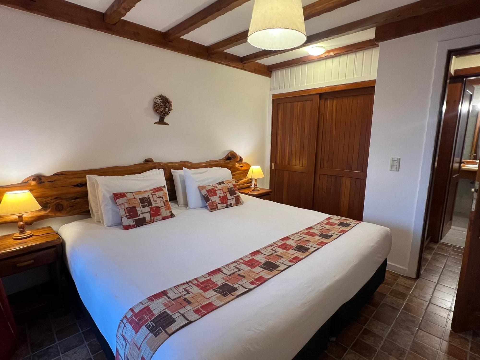 Costa Brava Apart Hotel & Suites San Carlos de Bariloche Exteriör bild