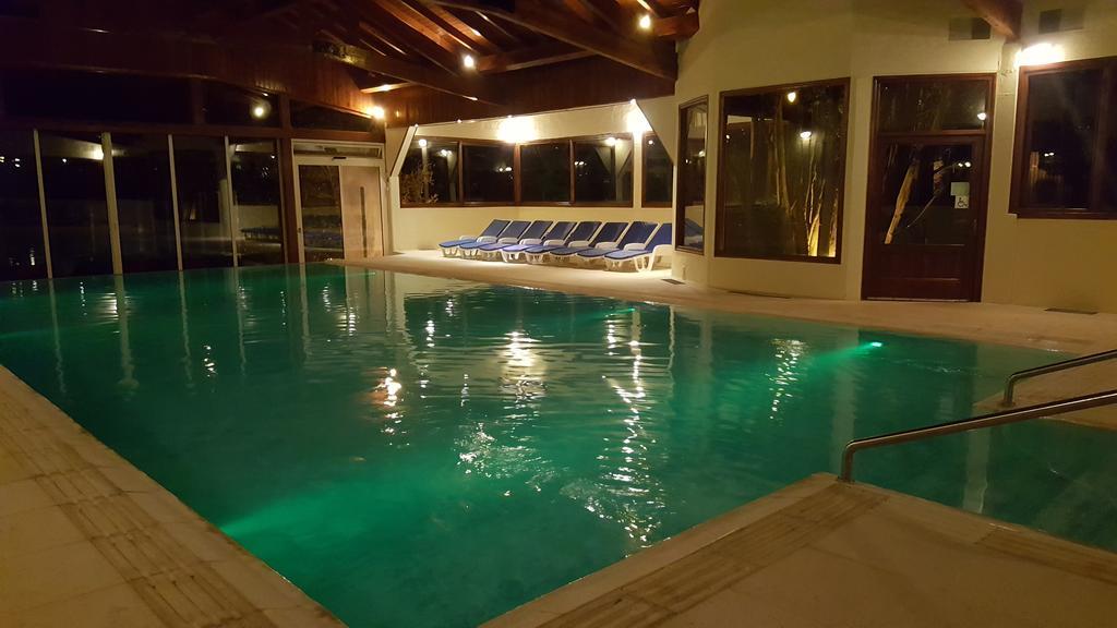 Costa Brava Apart Hotel & Suites San Carlos de Bariloche Exteriör bild